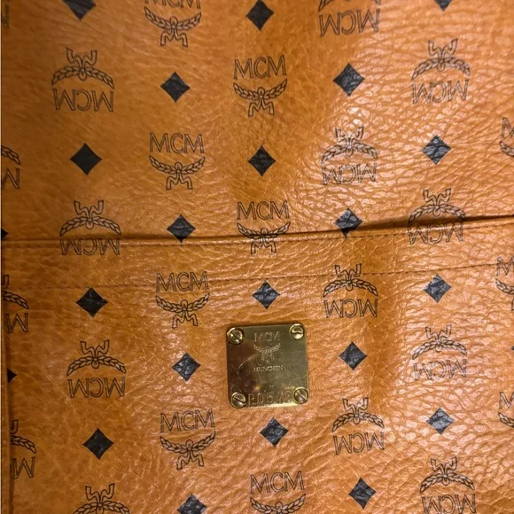 MCM Large Cognac Visetos Tote Shoulder Travel Carry on Tote EUC - Picture 11 of 17